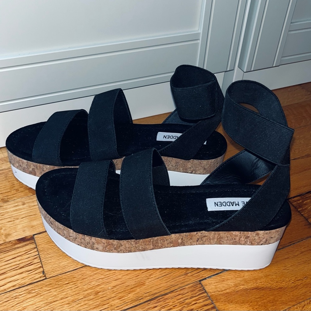 NWOT Steve Madden Platform Sandals Black Size 7